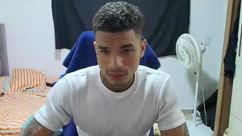 juan_gomez_1 online show from September 25, 9:41 am