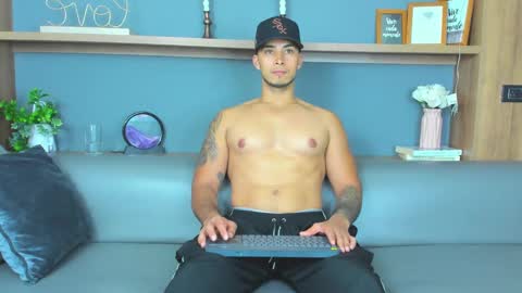 juan_muscle online show from February 12, 3:40 am