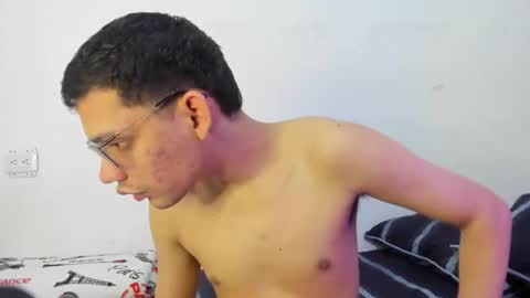 juansuarez204 online show from November 3, 10:33 pm