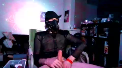 Snapshot of jukeb0x77 chatting on October 17, 6:17 am Juk3B0x77 online show from October 17, 6:17 am