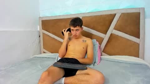 julian online show from November 19, 5:46 pm