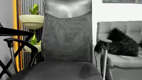 Julian online show from November 19, 11:26 pm