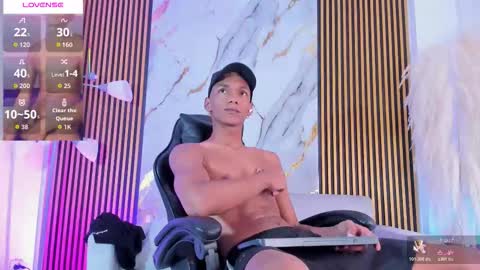 Julien online show from October 19, 7:28 pm