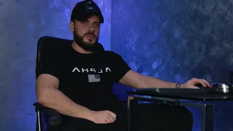 JULiUS   online show from December 14, 7:32 pm