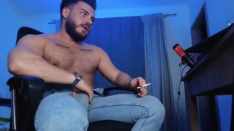 JULiUS   online show from December 2, 10:10 pm