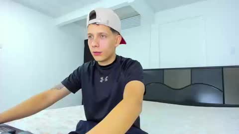 justin_biker online show from September 16, 12:01 am