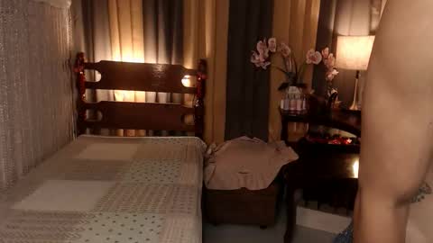 justine_hunk online show from January 8, 5:45 am