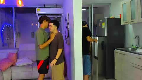 justingtime21 online show from February 6, 6:43 am