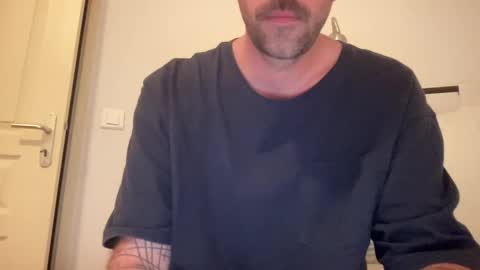 justmeandyou00 online show from December 17, 5:08 pm