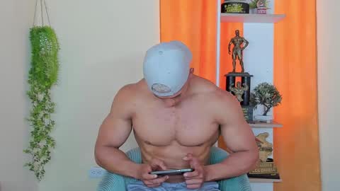 Snapshot of kale_tomson chatting on December 4, 2:15 pm kale thomson online show from December 4, 2:15 pm