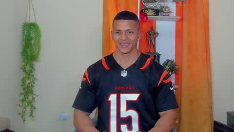 Snapshot of kale_tomson chatting on February 13, 2:52 pm kale thomson online show from February 13, 2:52 pm