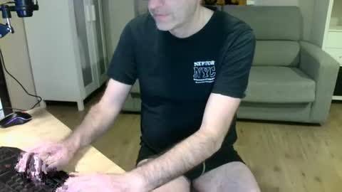 Snapshot of kalem48 chatting on February 21, 10:26 pm MusicMen49 online show from February 21, 10:26 pm