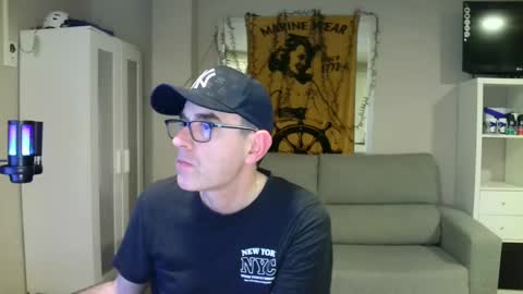 Snapshot of kalem48 chatting on February 12, 10:26 pm MusicMen49 online show from February 12, 10:26 pm