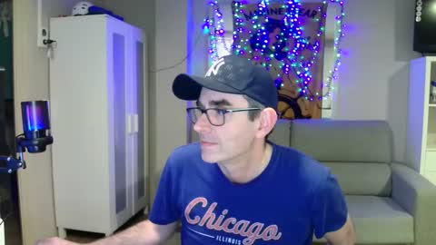 Snapshot of kalem48 chatting on February 10, 12:08 am MusicMen49 online show from February 10, 12:08 am