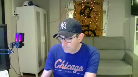 Snapshot of kalem48 chatting on February 22, 11:43 pm MusicMen49 online show from February 22, 11:43 pm
