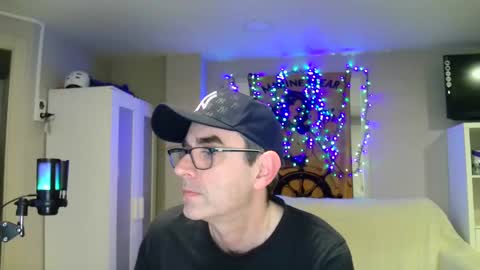 Snapshot of kalem48 chatting on February 7, 7:38 pm MusicMen49 online show from February 7, 7:38 pm