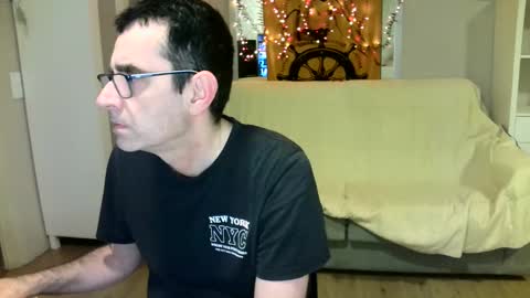 Snapshot of kalem48 chatting on December 4, 12:19 am MusicMen49 online show from December 4, 12:19 am