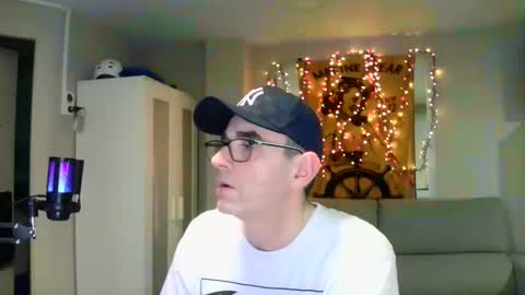 Snapshot of kalem48 chatting on February 16, 10:32 pm MusicMen49 online show from February 16, 10:32 pm