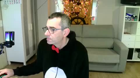 Snapshot of kalem48 chatting on January 5, 9:05 am MusicMen49 online show from January 5, 9:05 am