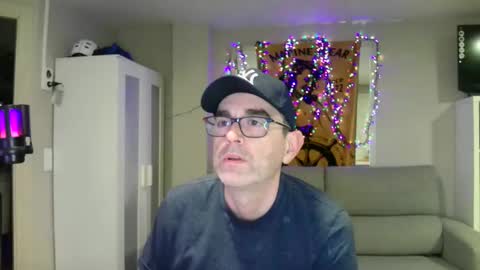 Snapshot of kalem48 chatting on February 18, 3:53 am MusicMen49 online show from February 18, 3:53 am