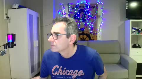Snapshot of kalem48 chatting on February 8, 11:02 pm MusicMen49 online show from February 8, 11:02 pm