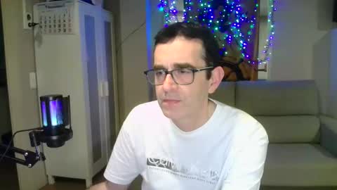 Snapshot of kalem48 chatting on December 20, 11:05 pm MusicMen49 online show from December 20, 11:05 pm