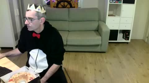 Snapshot of kalem48 chatting on January 5, 11:22 pm MusicMen49 online show from January 5, 11:22 pm