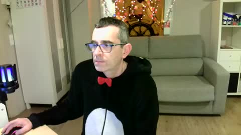 Snapshot of kalem48 chatting on January 9, 11:24 pm MusicMen49 online show from January 9, 11:24 pm