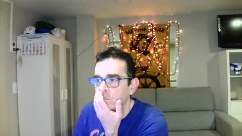 Snapshot of kalem48 chatting on December 18, 12:10 am MusicMen49 online show from December 18, 12:10 am