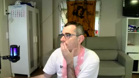 Snapshot of kalem48 chatting on January 2, 9:43 am MusicMen49 online show from January 2, 9:43 am