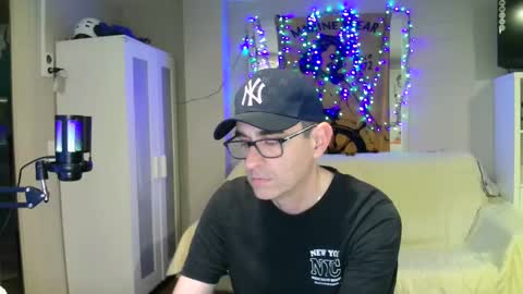Snapshot of kalem48 chatting on February 19, 11:25 pm MusicMen49 online show from February 19, 11:25 pm