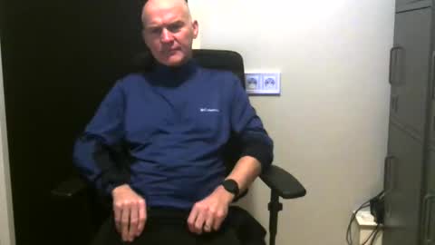 Robbie online show from December 16, 5:20 pm