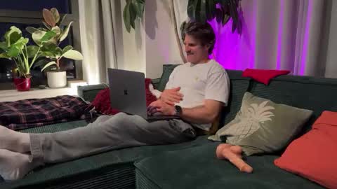 KenD online show from January 11, 4:55 pm