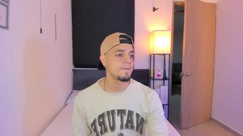 kendel_dimitri online show from April 3, 5:26 am