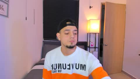 kendel_dimitri online show from April 16, 5:40 am