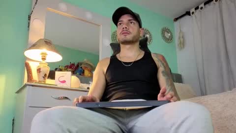 Chriss Morales online show from January 9, 1:55 am