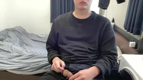 Snapshot of kenotidi7 chatting on February 11, 7:23 am kennrr online show from February 11, 7:23 am