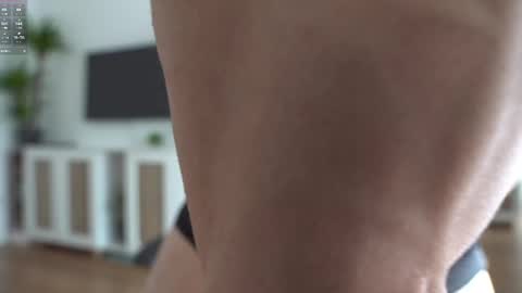 Snapshot of kevinandresxx chatting on February 28, 9:47 am Kevin online show from February 28, 9:47 am