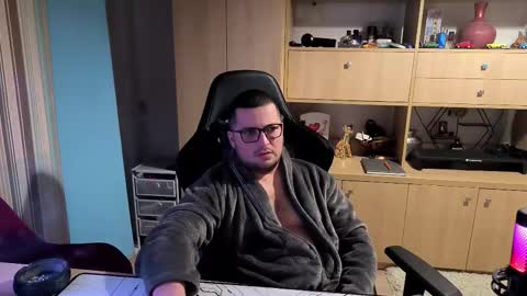 Kevinn online show from October 21, 9:39 pm