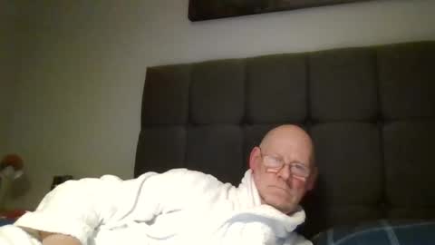 kevlooking4sez online show from April 17, 11:07 pm