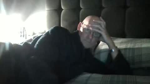 kevlooking4sez online show from October 27, 12:35 am