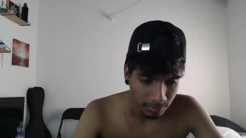 khevinlopezonig online show from October 25, 7:04 pm