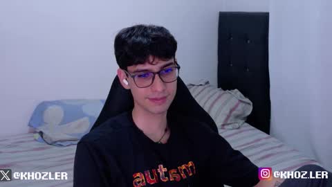 khozler_ online show from March 13, 2:19 am