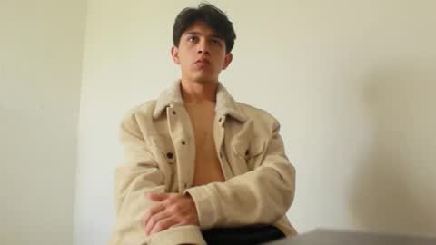 Snapshot of kianryu chatting on October 21, 1:58 pm Adrian Chlloe online show from October 21, 1:58 pm