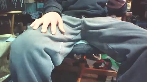 Snapshot of kick_1_down chatting on December 4, 9:57 pm kick_1_down online show from December 4, 9:57 pm