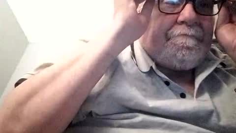 Snapshot of kickinme chatting on September 21, 2:01 am KICKINME online show from September 21, 2:01 am