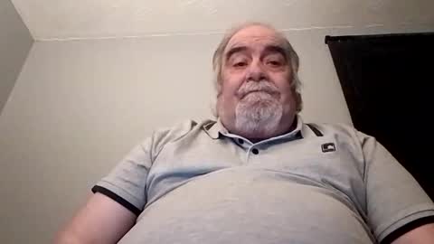 Snapshot of kickinme chatting on October 25, 12:45 am KICKINME online show from October 25, 12:45 am