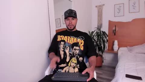 Kilua Muscle guy online show from October 16, 9:34 pm