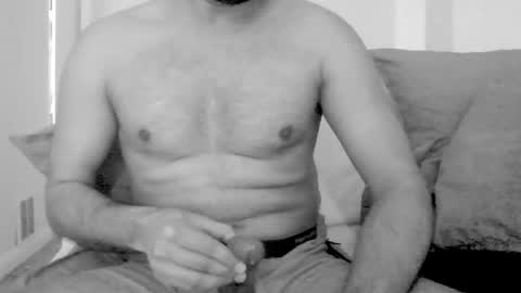 Snapshot of kingindisguise69 chatting on February 14, 6:29 pm kingindisguise69 online show from February 14, 6:29 pm