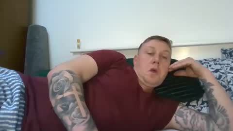 kingofdesire446405 online show from May 3, 6:54 pm